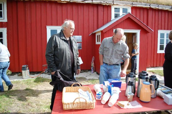 Kaffeservering, Jon Suul og Edgar Ballo