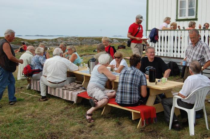 Utenfor huset til Erna og Arnt Nilsen